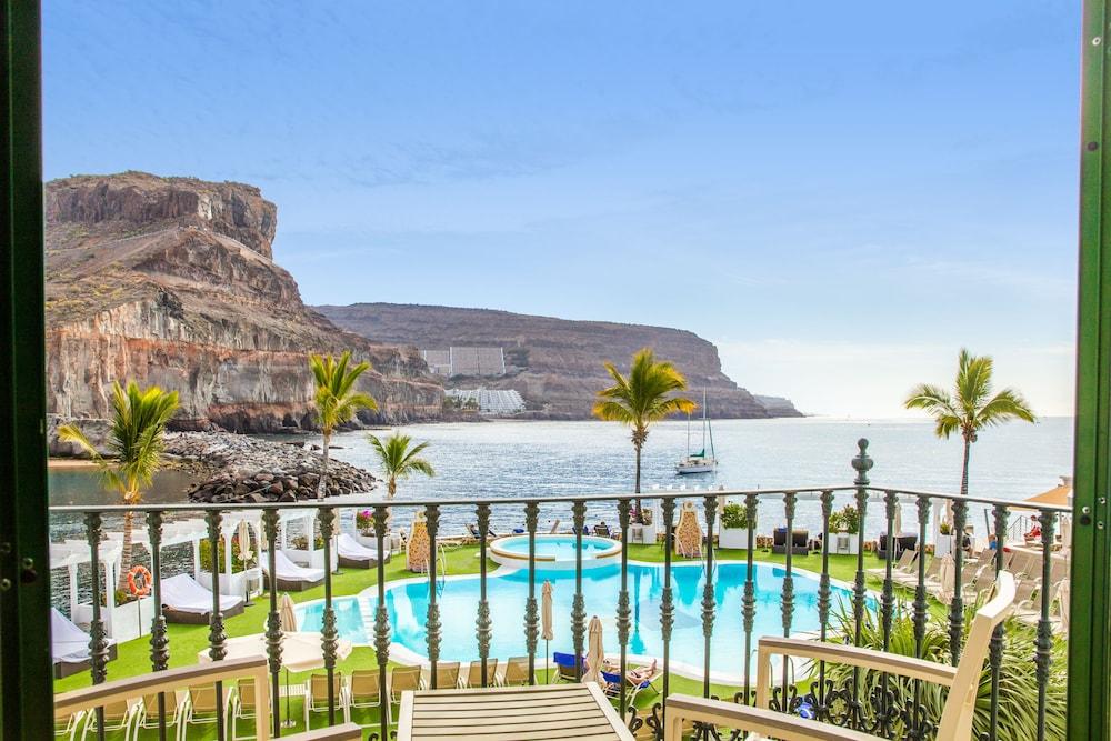 Livvo Hotel 4*
