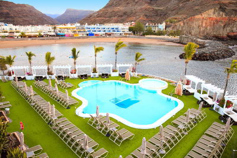 Livvo Hotel